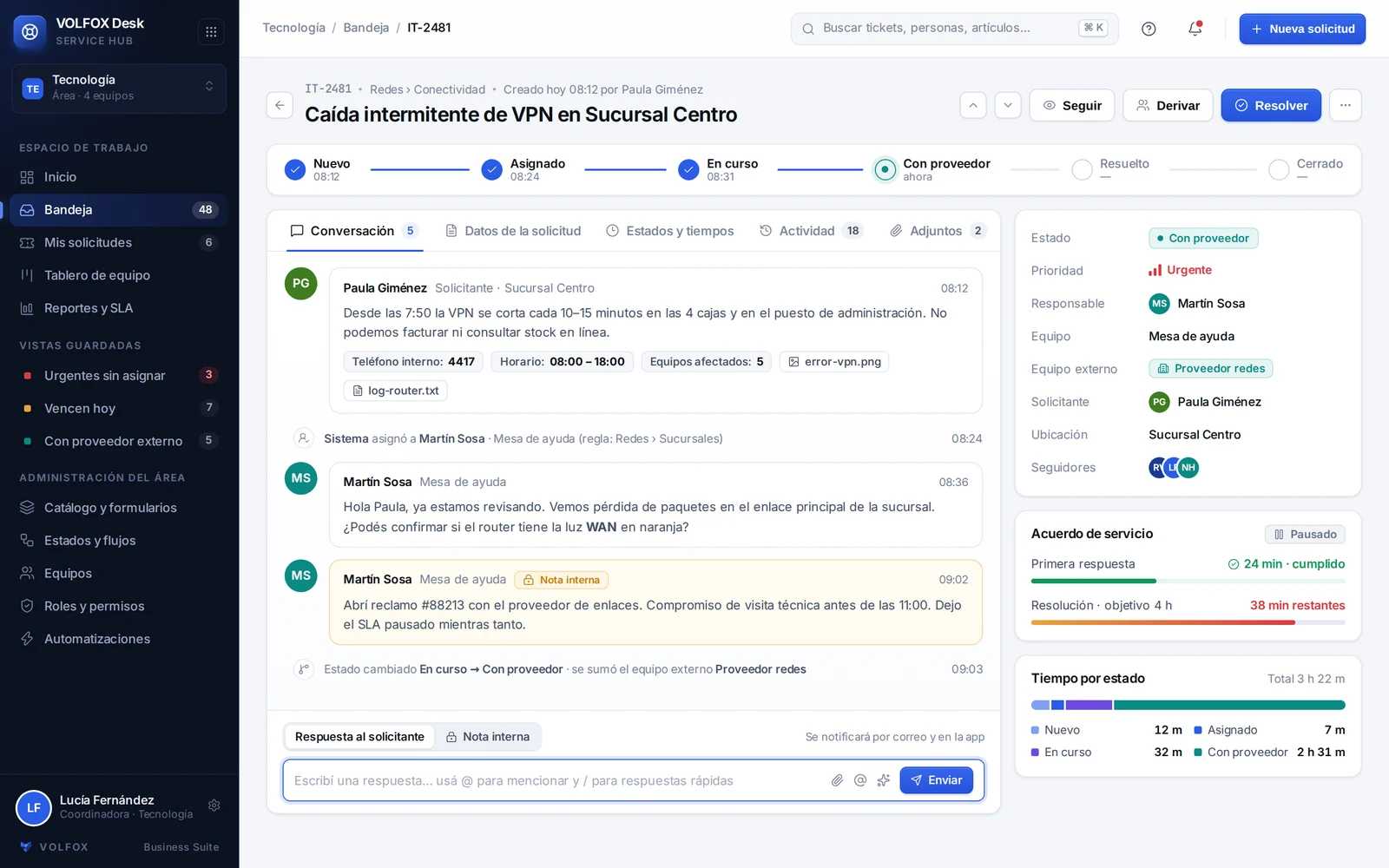 Detalle de una solicitud con conversación, notas internas y tiempos por estado